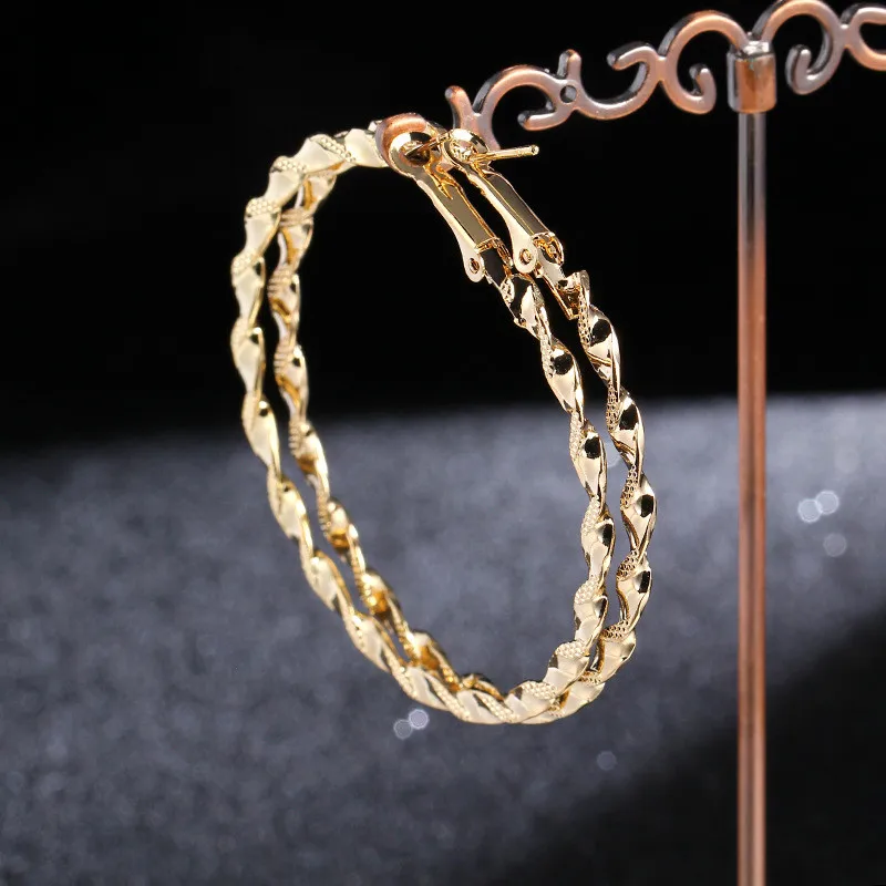 

Fashion Spiral Square Gold Color Hoop Earrings Diameter 50/60mm Vintage Twill Earrings For Women Party Gift Statement Jewelry