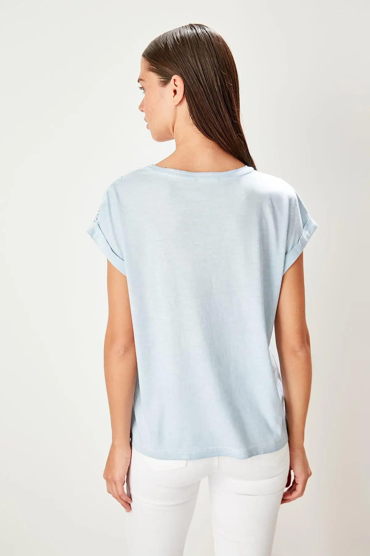 Trendyol Mavi Embroideries detayymi-Flushing Basic трикотажные футболки TWOSS19FV0231