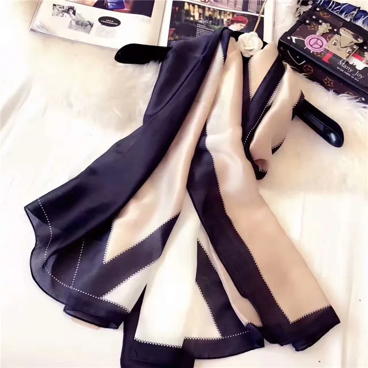 Шелковый шарф женский с цветочным принтом птицами листьями цепочками 100%