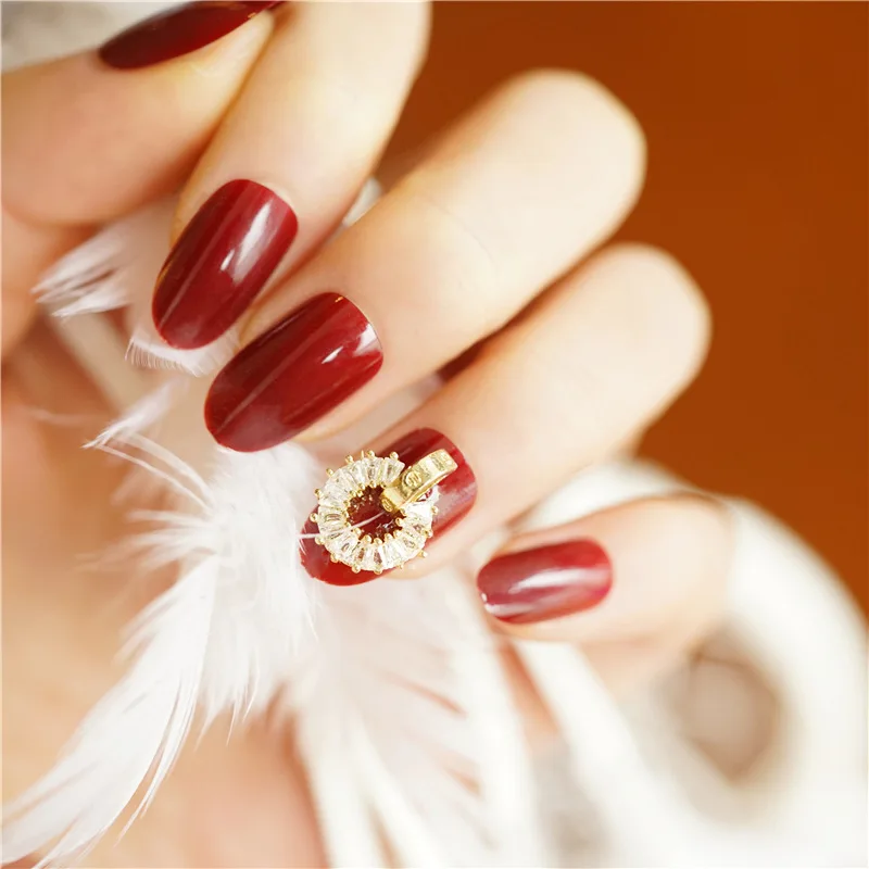 Shiny Wine Red Nails With Design Pointed Finished Minimalist Round Head with Gold Side Nail Art Adhesive Lot Glue 24Count | Красота и