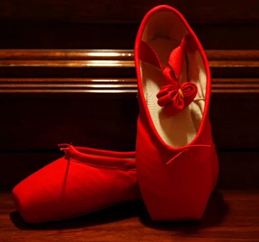 Red Canvas Новинка; Лидер продаж; размеры 34-42; Детские и взрослые балетные туфли для танцев; женские профессиональные танцевальные балетки с лентами; женская обувь - Цвет: Red Canvas