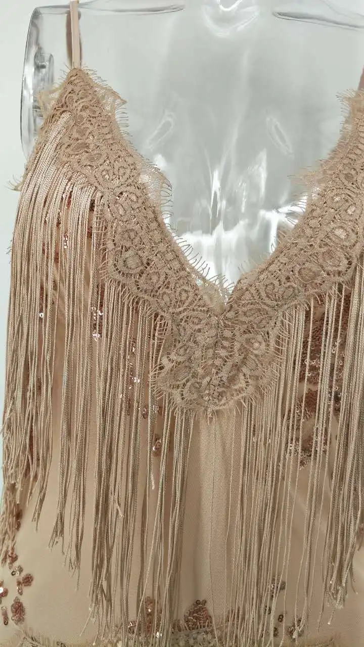 Summer Tassel White Black Pink Gold Sequin dress women 2018 Deep V Sequined Sexy Women Party sleeveless strapless mini dresses | Женская