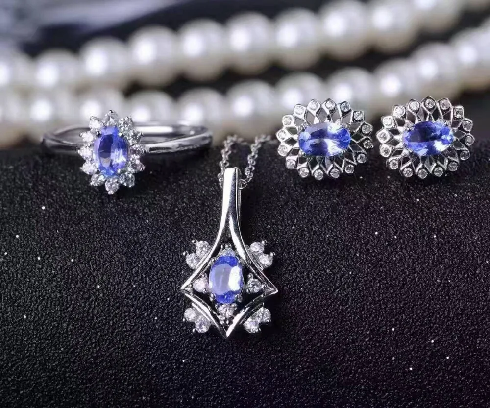 Женские серьги-кольца из серебра 925 пробы с натуральным синим танзанитом |