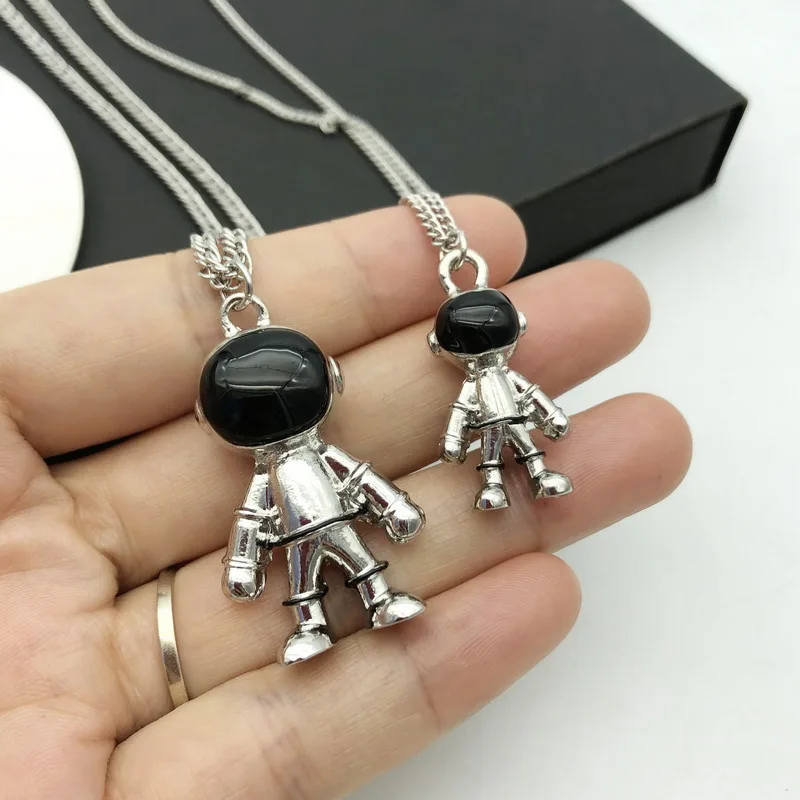 

F.J4Z New Hot Men's Pendant Necklace Cute Spaceman Figure Pendant for Women Big & Small Astronauts Long Collar Necklace Jewelry