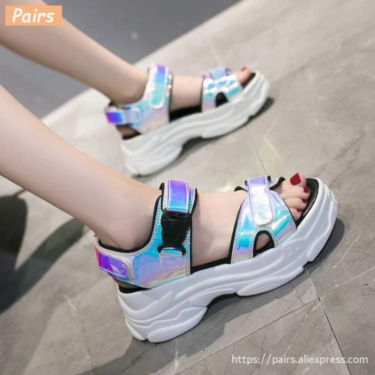 Сандалии на платформе 5 см Женские туфли танкетке и каблуке средней высоты летние