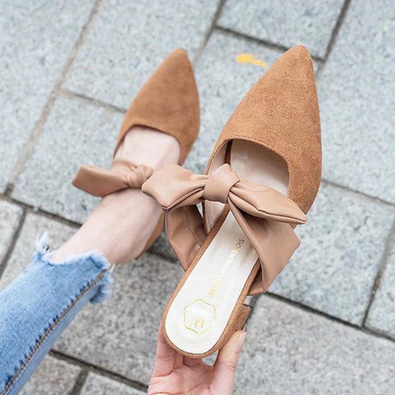 Женские шлепанцы на платформе 5 см с острым носком и бантом удобная повседневная