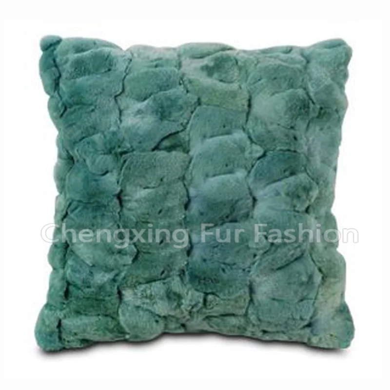 Чехлы для диванов с кроличьим мехом Рекс 40x40 см в стиле пэчворк | Дом и сад