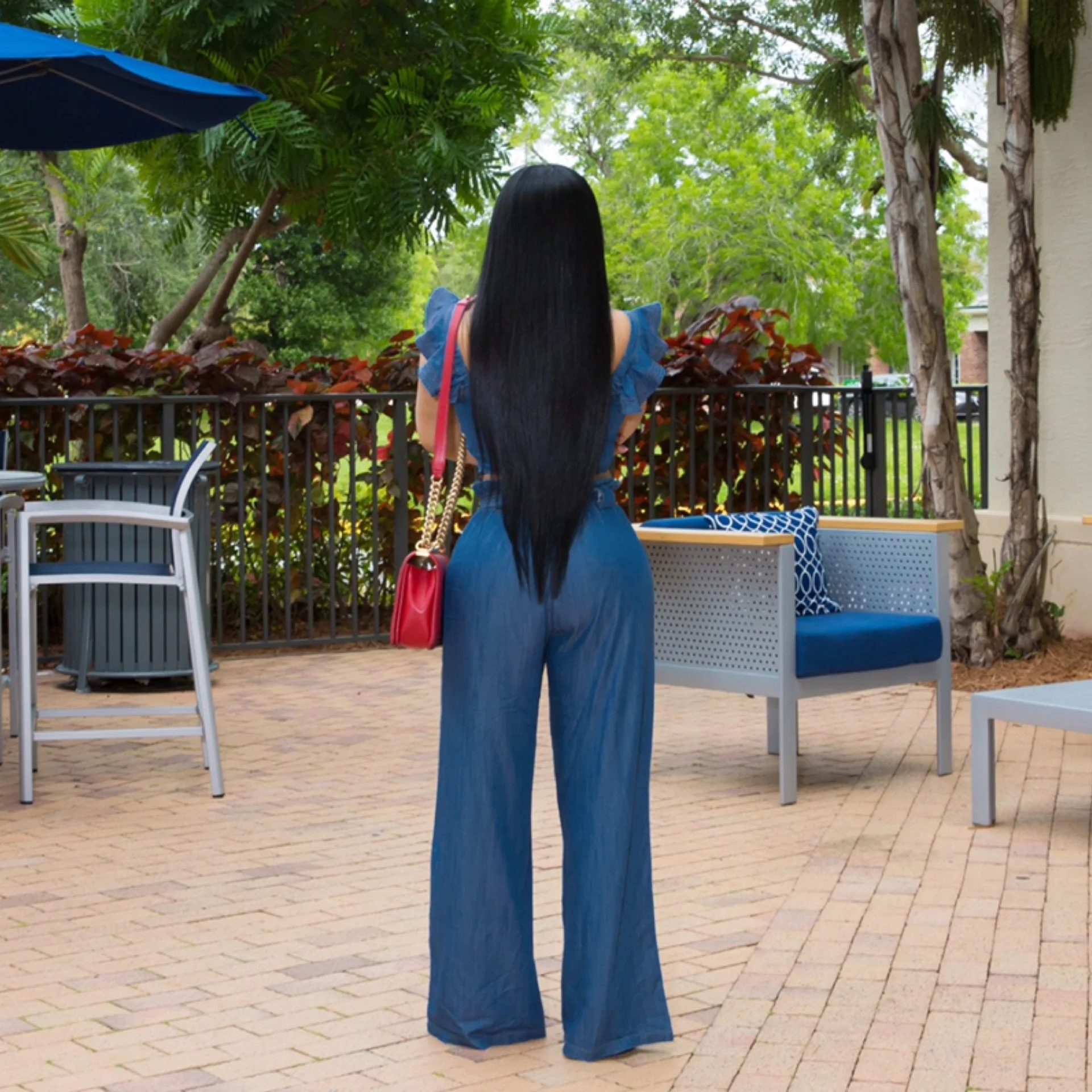 Женский джинсовый костюм палаццо летний однотонный укороченный топ с открытыми