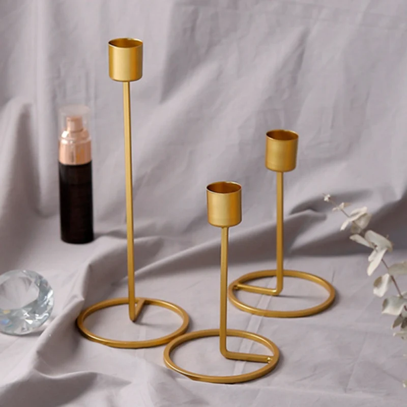 Подсвечник золотистый с одной головкой железный 3D геометрический подсвечник