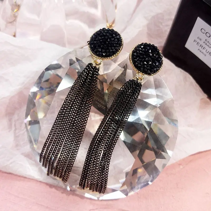 Женские серьги гвоздики в стиле ретро длинные сережки с черным кристаллом и