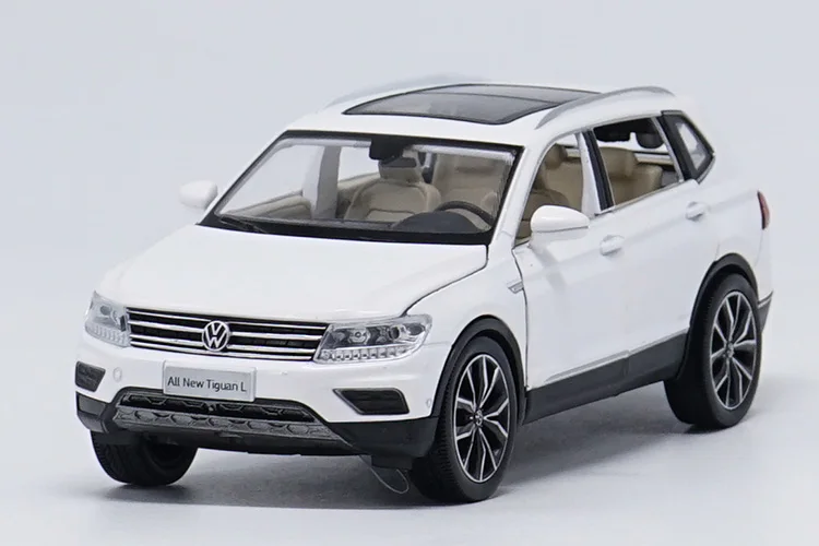 Игрушки для автомобиля из 1:32 сплава, высокая имитация Tiguan L, открытая дверь, музыка и флэш-игрушки