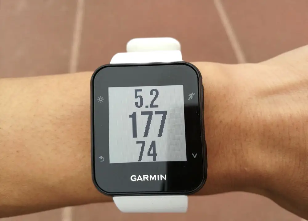 Смарт часы GARMIN FORERUNNER 35 с функцией мониторинга сердечного ритма|Смарт-часы| |
