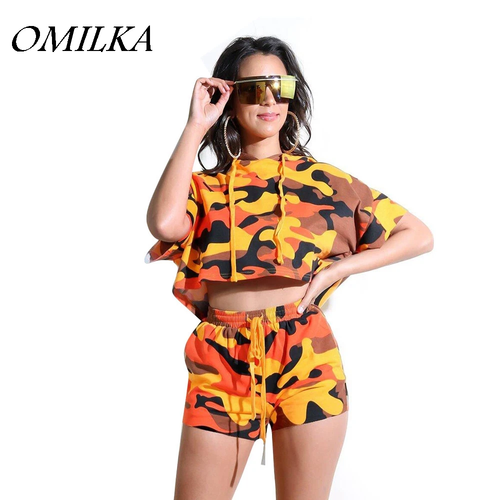 

OMILKA 2018 Summer Women Short Sleeve Hooded 2 Piece Set Crop Top and Shorts Set Casual Camouflage Printed Beach Tracksuits