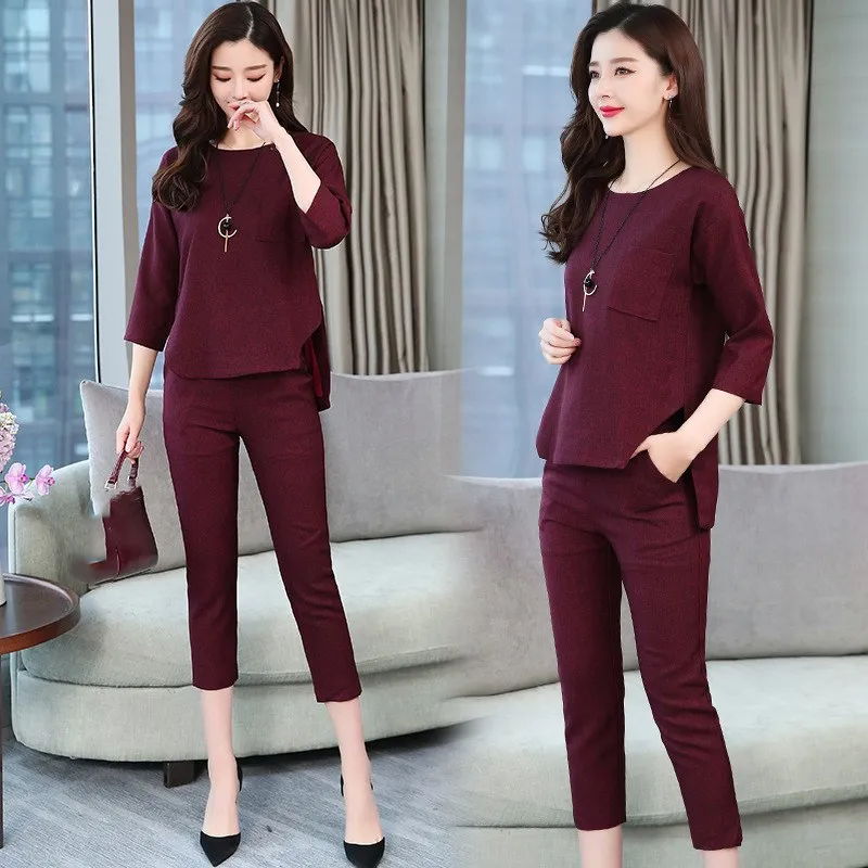 Женский комплект из 2 предметов костюм с топом рукавом 3/4 и укороченными штанами