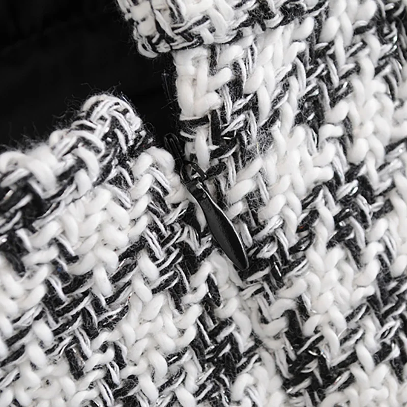 Женский комбинезон без рукавов с передним карманом твидовый в клетку пуговицами