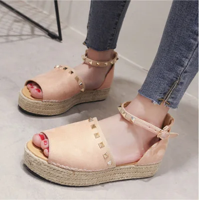 Для женщин сандалии с жемчугом Модная Летняя женская обувь широко открытым