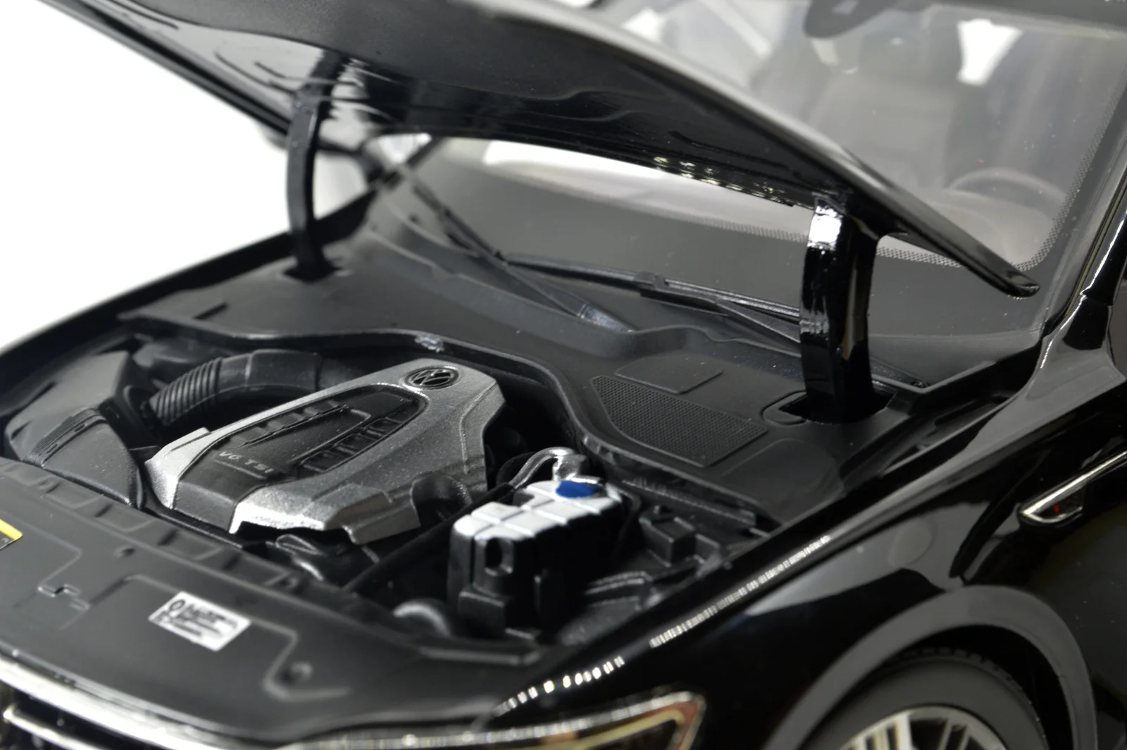 Paudi модель 1/18 1:18 Масштаб Volkswagen Phideon черная литая модель автомобиля Игрушечная модель автомобиля открываются двери