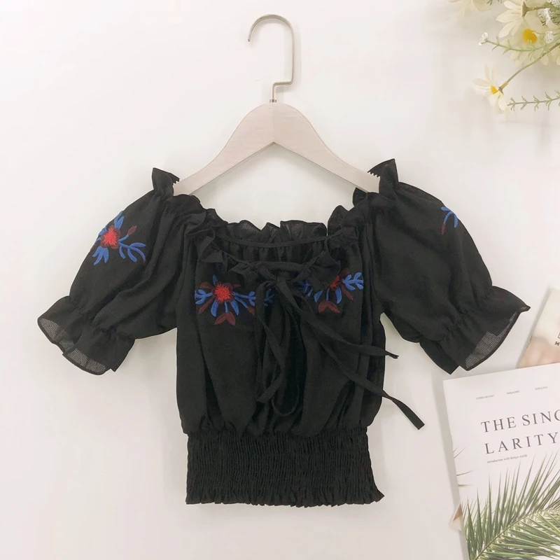 Женская короткая блузка ALPHALMODA с цветочной вышивкой и рукавами фонариками