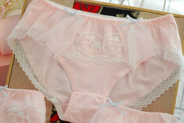 Настоящие фотографии, Размеры M, L, XL, милые хлопковые уникальные кружевные трусики в стиле Лолиты из молочного шелка для принцесс, нижнее белье, трусики-стринги WP229