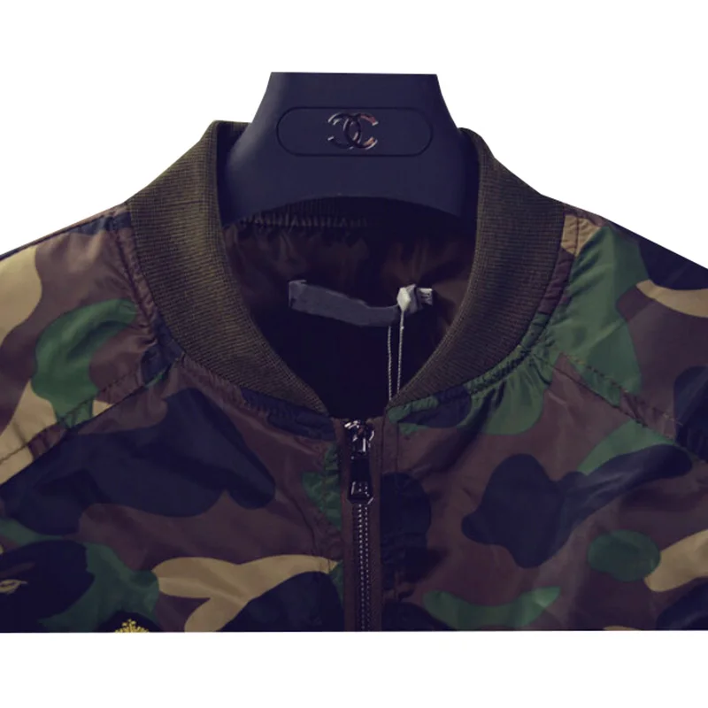 Женская куртка в стиле милитари осенняя винтажная камуфляжная на молнии