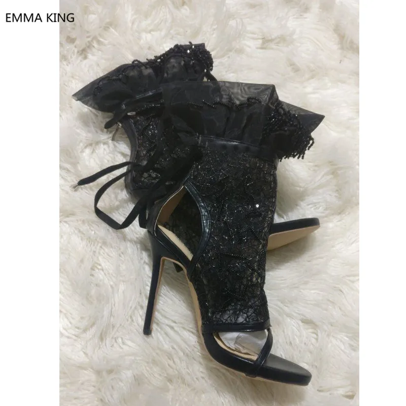 Sandalias Mujer; коллекция года; черные пикантные кружевные женские босоножки на высоком каблуке; роскошная черная обувь с открытым носком и ремешками со стразами; женские сандалии; sandalia feminina