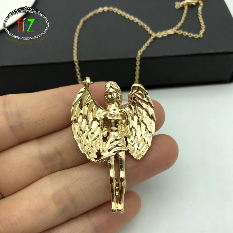 

F.J4Z Brand Hot 12 Horoscope Pendant Necklaces Fashion Shinning Golden Alloy Zodiac Collar Women Necklace Jewelry Lovers Jewel
