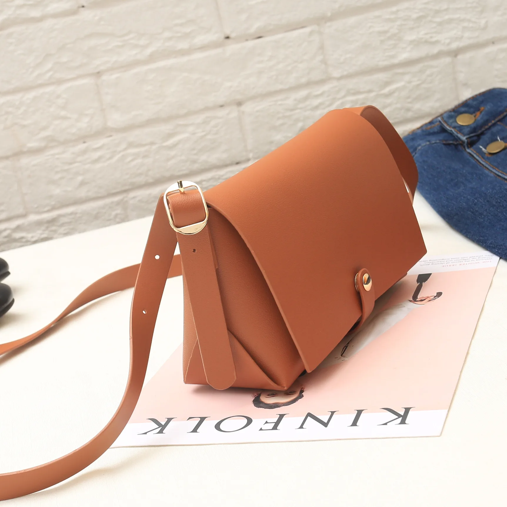 Новинка из PU искусственной кожи женская сумка почтальон Однотонная Одежда Сумки