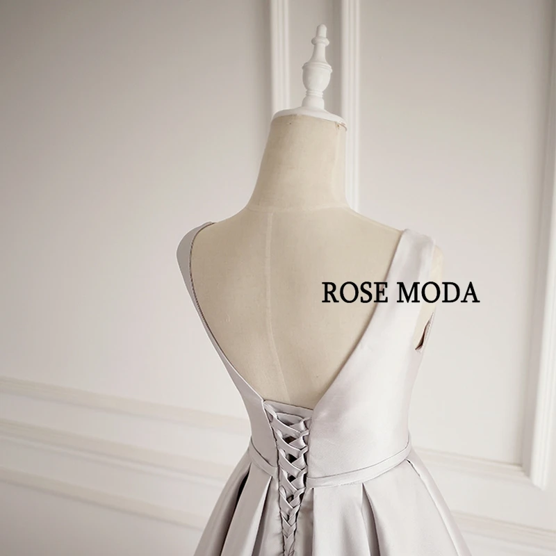 Женское платье с длинным рукавом Rose Moda серебристое светоотражающее треугольным