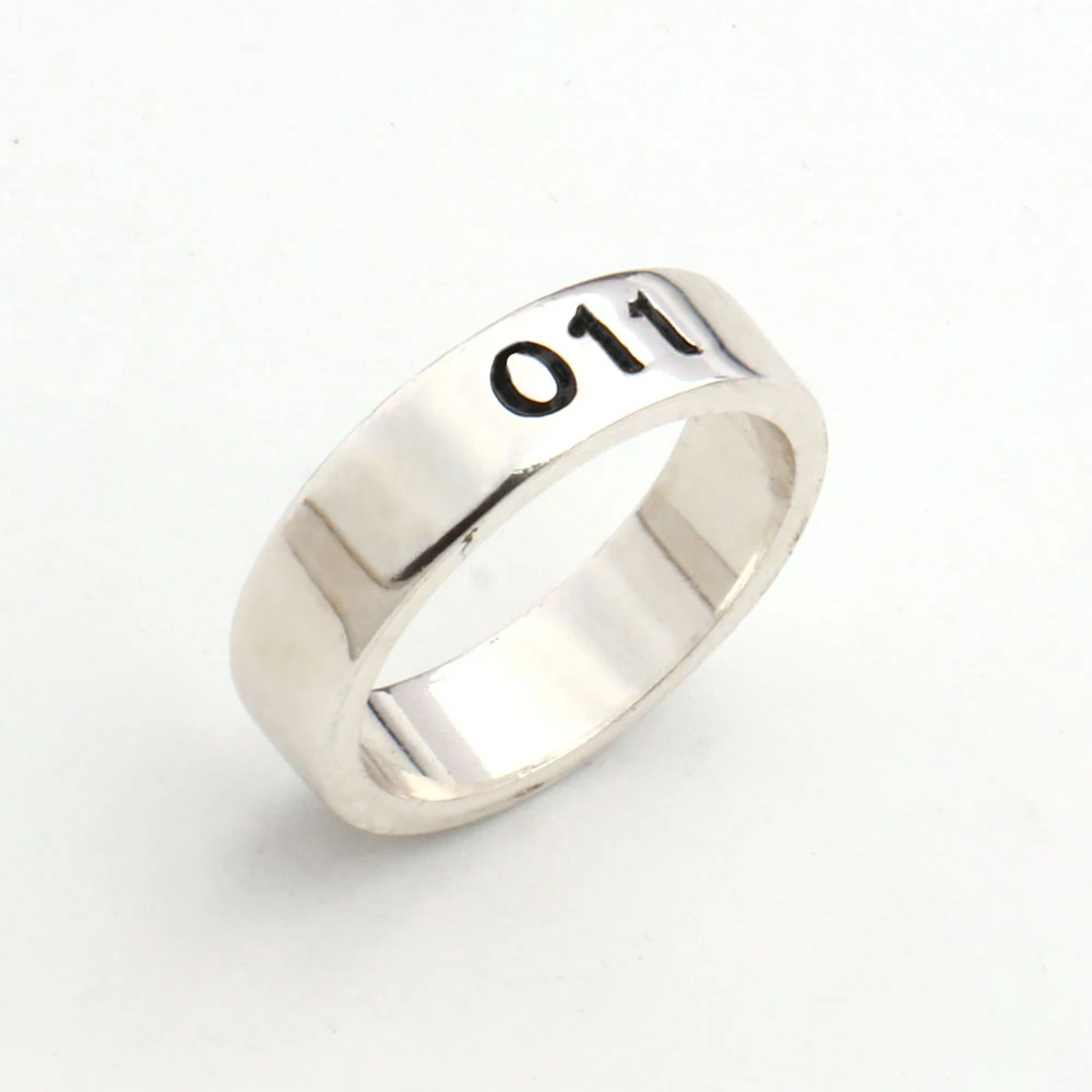 

Fashion Stranger Things Ring Men Silver Color Handstamped Eleven Wedding Rings 011 Letter Ring Movie/TV Stainless Steel Jewelry