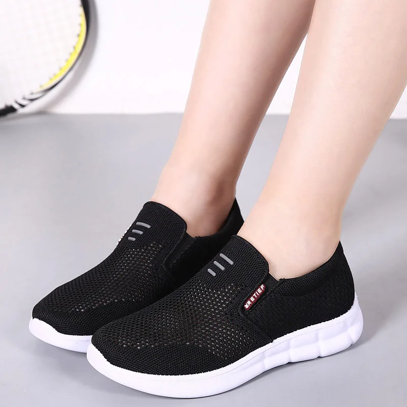 

Summer new women's flat-soled shoes light and soft-soled lady breathable net single shoes for the elderly black sneakers