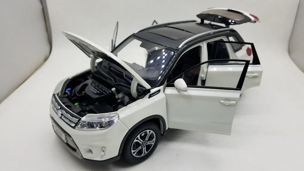 1:18 литье под давлением модель для Suzuki Vitara Escudo 2016 Белый внедорожник сплав