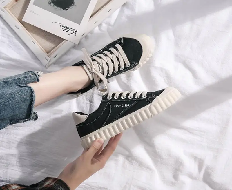 Новинка Спортивная повседневная обувь из парусины Женские модные кроссовки на