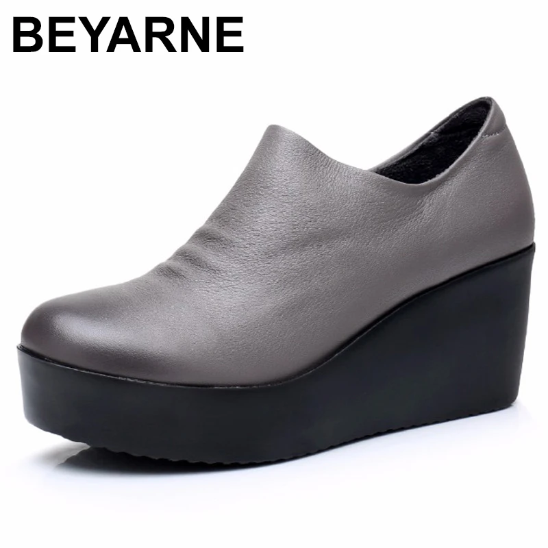 Женские туфли из натуральной кожи на платформе без застежки с круглым носком