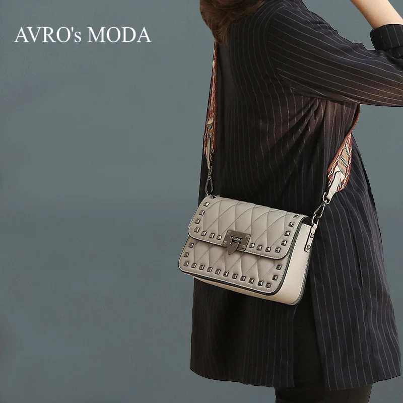 

Брендовые женские сумки на плечо AVRO's MODA из натуральной кожи, роскошная дизайнерская сумка через плечо с заклепками, маленький квадратный ме...