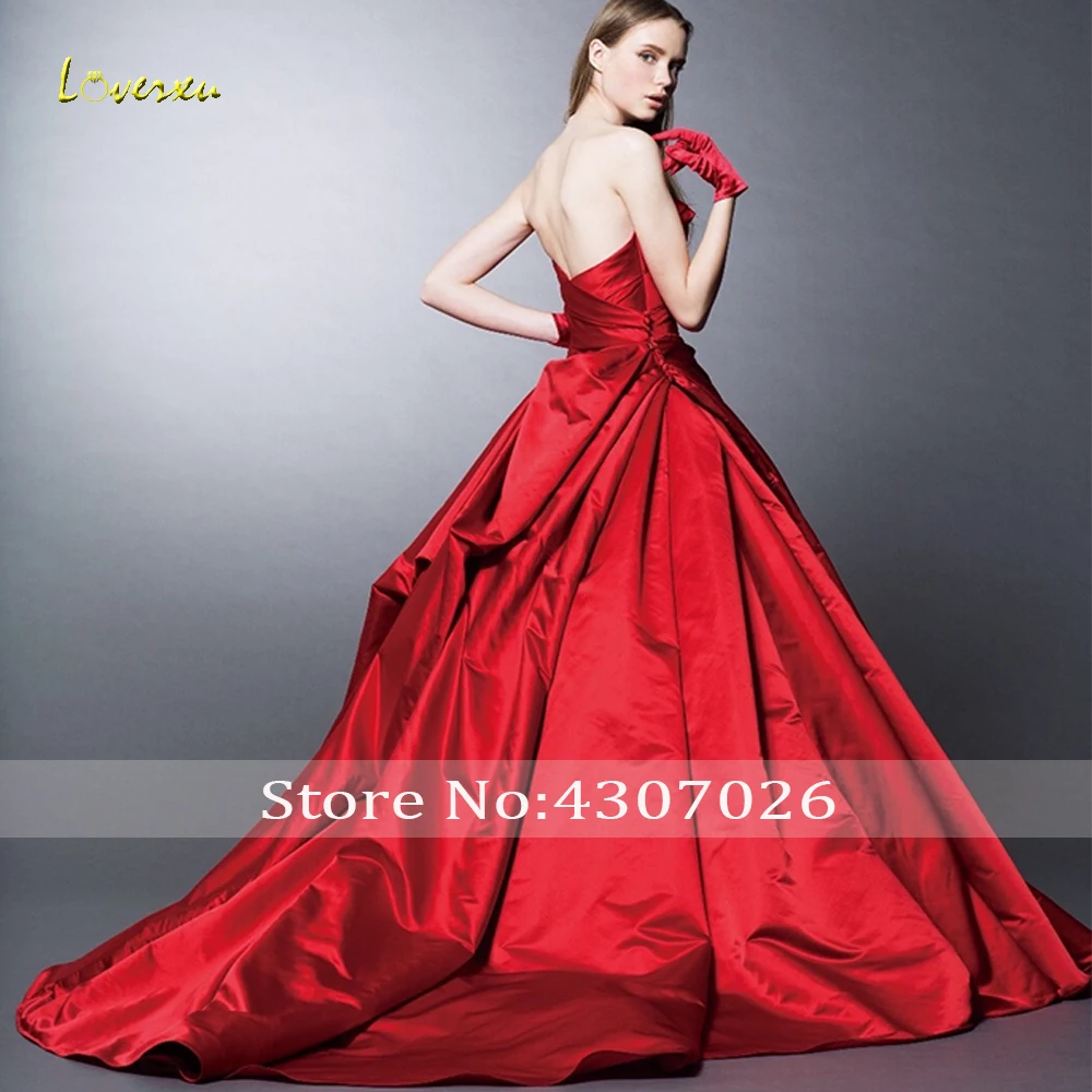 Loverxu потрясающие красные платья без бретелек A Line Quinceanera шикарные рукавов с