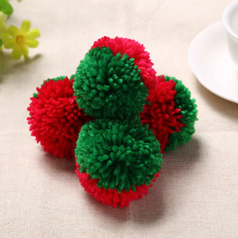 Зеленые и красные помпоны 4 см для Рождественского украшения разноцветные шарики