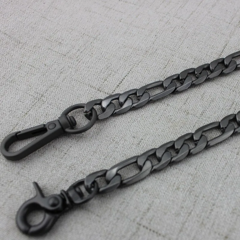 Кошелек на ремешке-цепочке металлический пистолет черная ручка сумка через