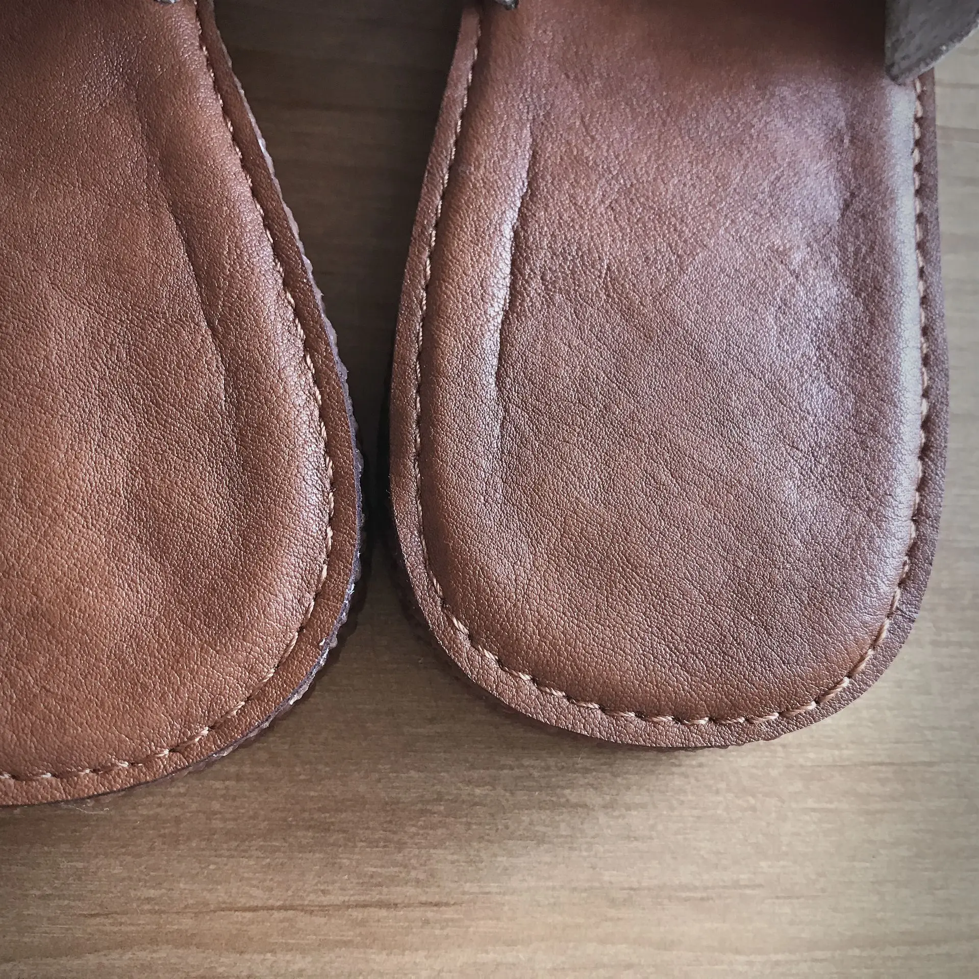 Женские сандалии на плоской подошве с бусинами пляжные шлепанцы цвета слоновой