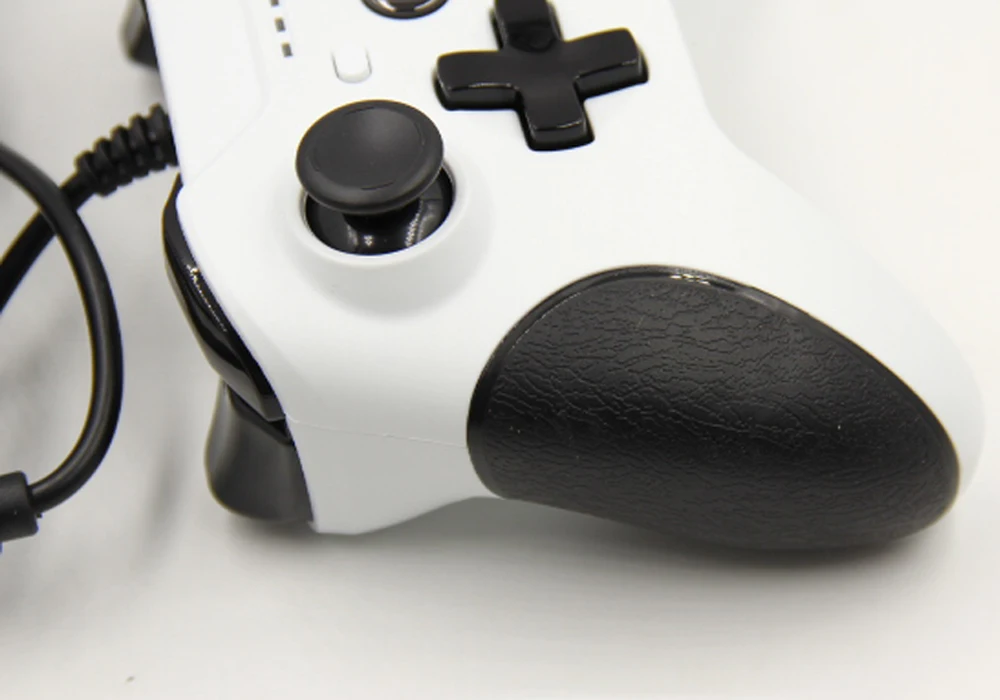 Проводной контроллер для Xbox One геймпад джойстик USB черный/белый|Запасные части| |