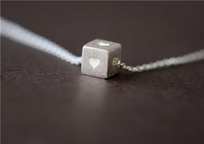 Маргаритки 925 пробы Серебряная цепочка Ожерелье в форме сердца пластиковая