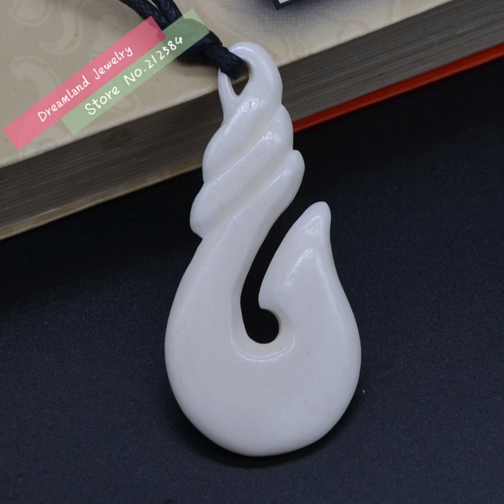 1Pc New Zealand Maori Handmade Carved Yak Bone FISHHOOK Pendant Hawaii Style Man's Manaia Necklace Surfer Choker Free Shipping |