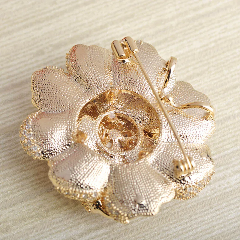 Madrry Exquisite Flower Shape Big Brooch Enamel Simulated Pearls Crystal Brooches Pins For Women Anniversary Jewelry broszka
Madrry Exquisite Flower Shape Big Brooch Enamel Simulated Pearls Crystal Brooches Pins For Women Anniversary Jewelry broszka