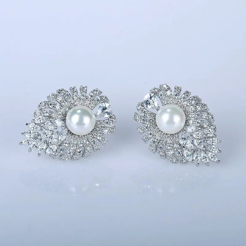 2016 изысканные серьги гвоздики в форме листьев белого золота с кубическим