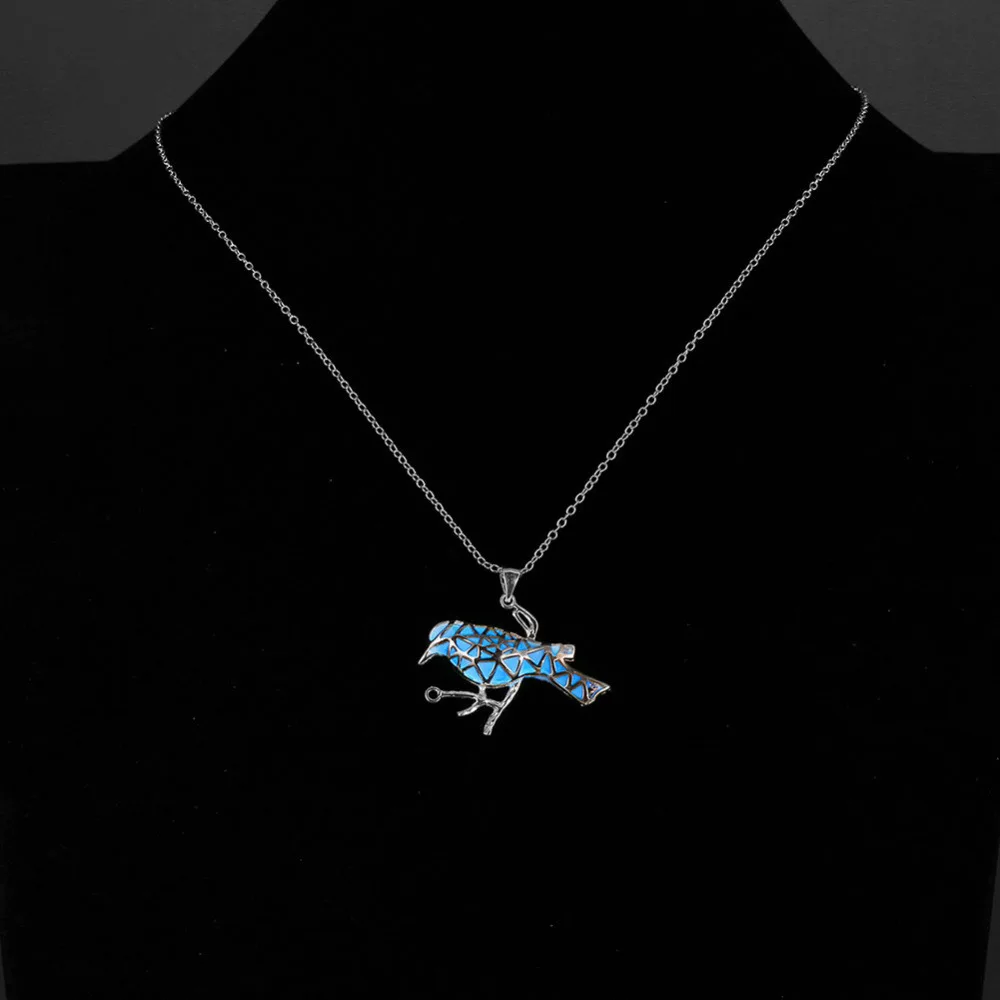 2016 Выдалбливают животных кулон светятся в темноте Цепочки и ожерелья для Для