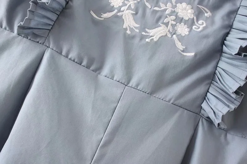 Женский комбинезон VOGUEIN белый без рукавов с цветочной вышивкой и круглым вырезом