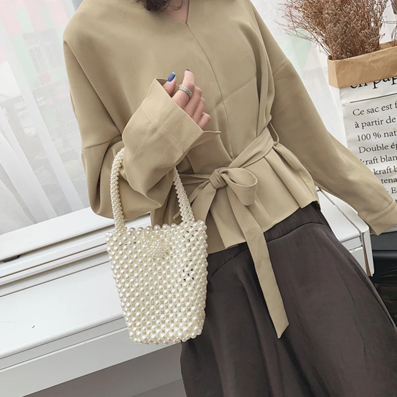 Сумка кросс боди Женская с жемчугом миниатюрная сумочка ручной работы бусинами