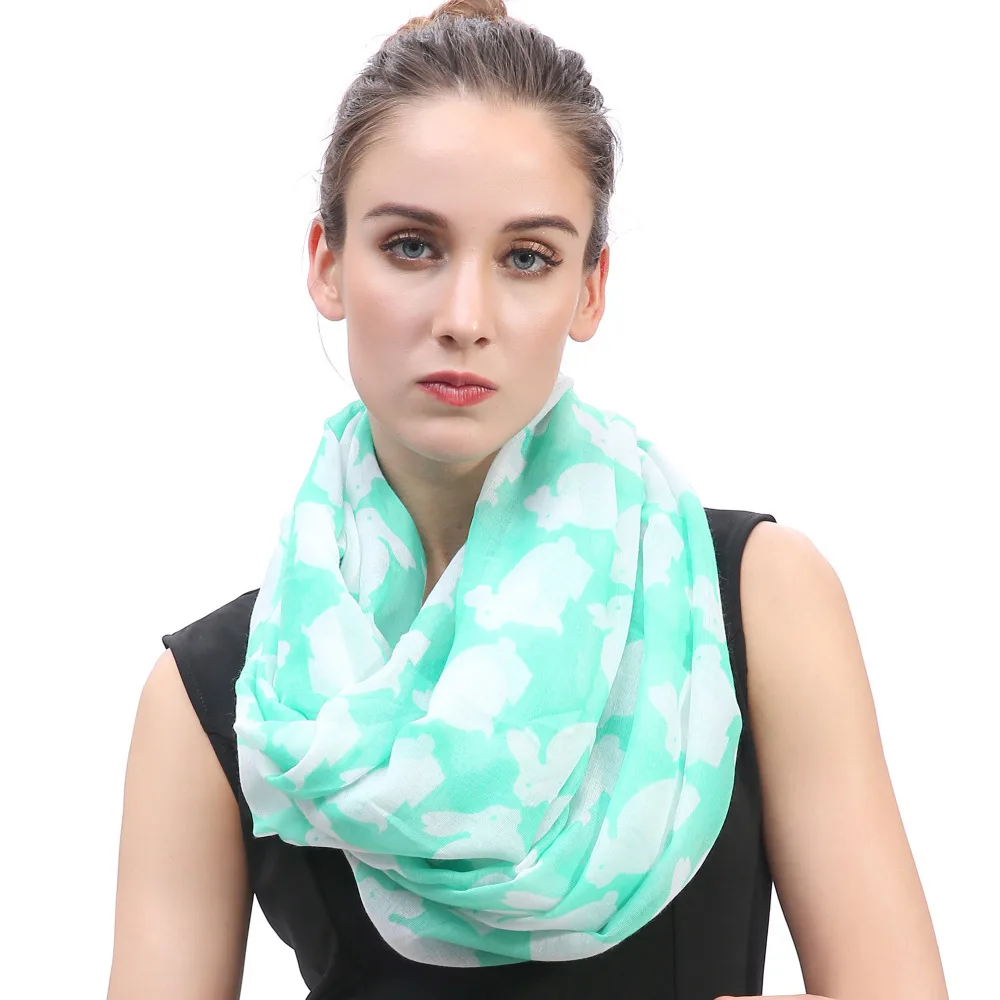 Шарф-хомут женский с изображением кроликов мягкий легкий большого размера