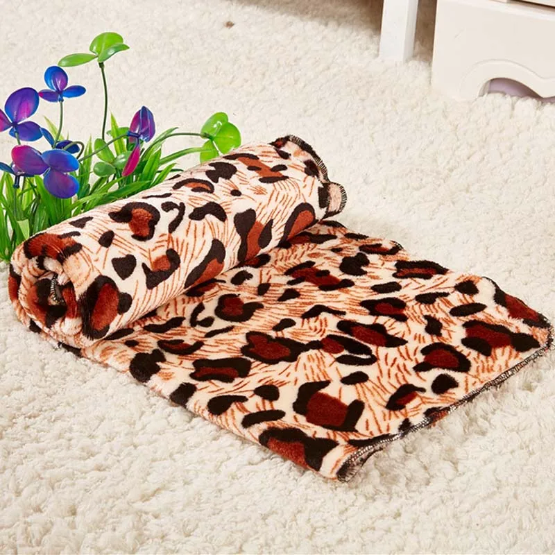 yellow Leopard print 1PC Free Shipping Soft Fleece Pet Dog Blanket Cat Mat Cover Small Medium Large Towl Puppy Travel Air Conditioning Blanket - Цвет: yellow Leopard print