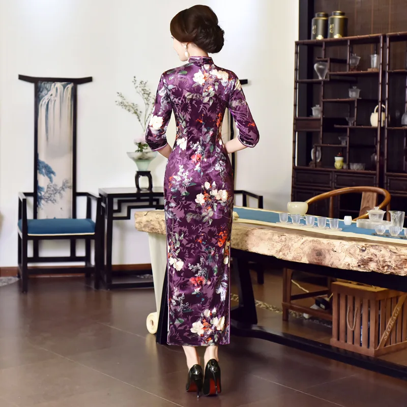 

Chinese Long Dress Women's Velvet Middle Sleeve Cheongsam