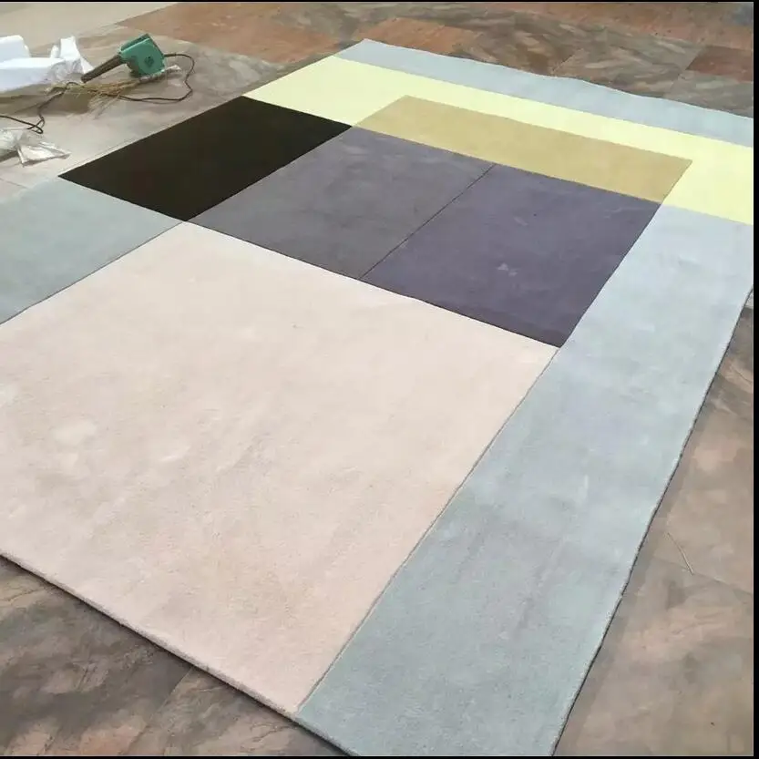 Стильный современный журнальный столик для гостиной Цветной полосатый диван